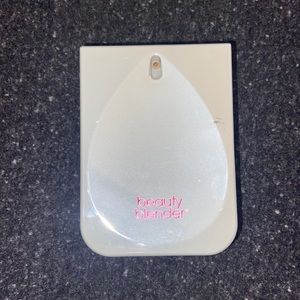 Beauty Belanger foundation in 2.40